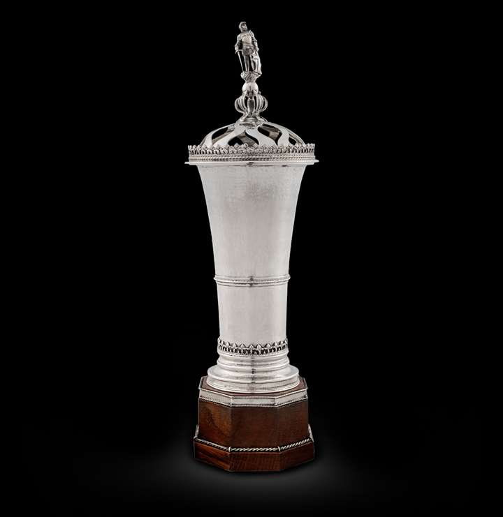 A George V Cup & Cover
